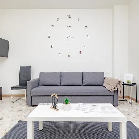 아파트 Golden House *