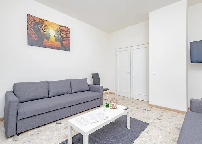 Lägenhet Golden House